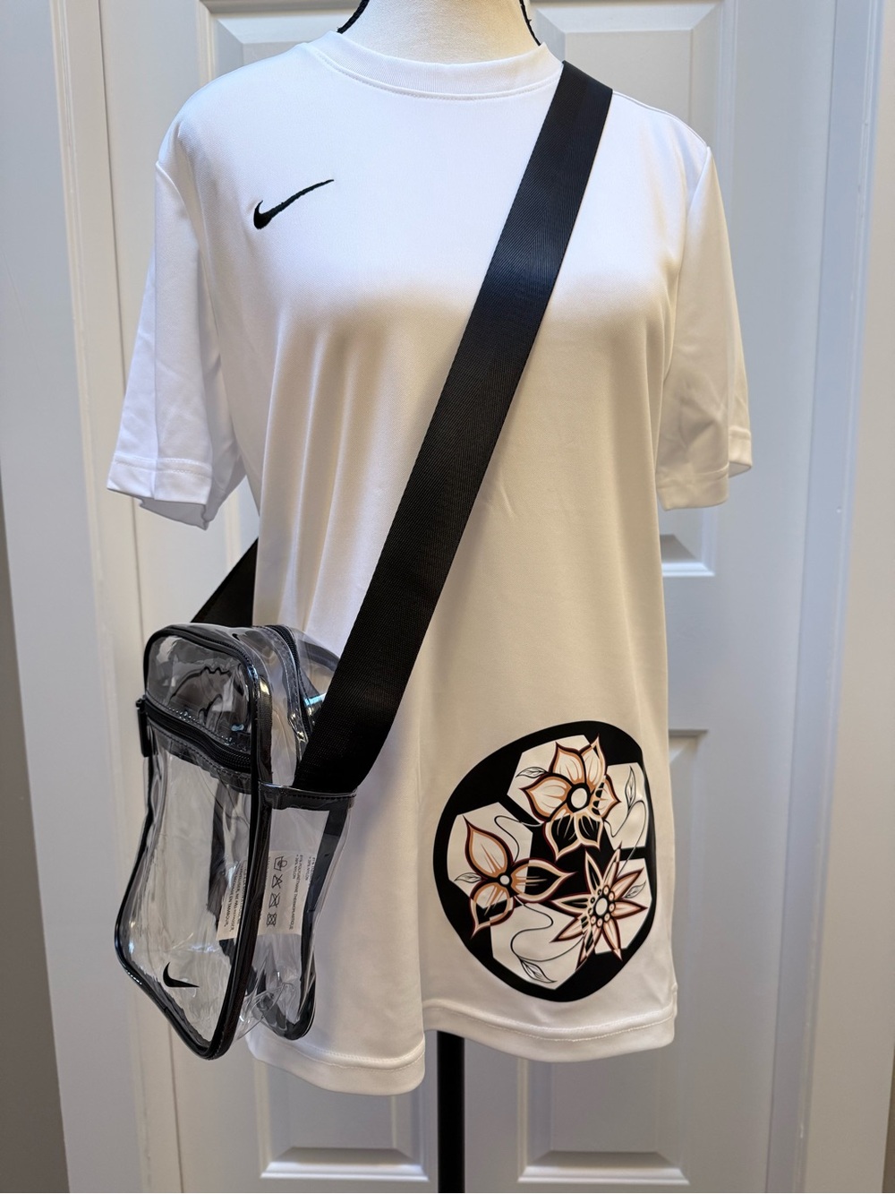 NIKE Dri-Fit tee & Stadium Bag NWOT